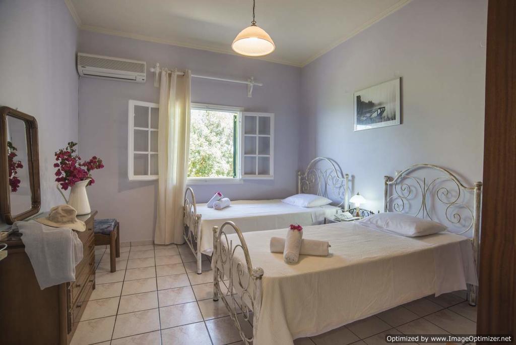 Christos Apartments & Studios Paxos Luaran gambar